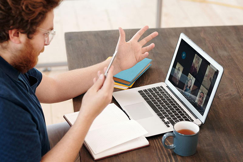 Grünbuch Arbeiten 4.0, Mann am Laptop Grünbuch Arbeiten 4.0, Mann am Laptop